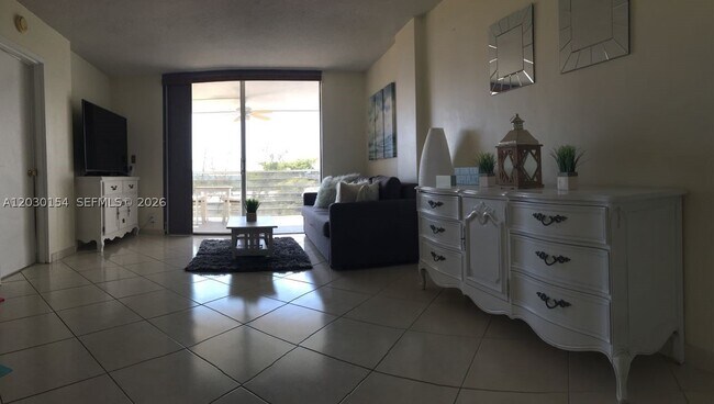 Photo - 3660 NE 166th St Unit 611