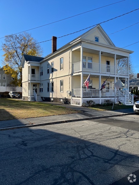 Building Photo - 44 Starbird St Unit Second floor Rental