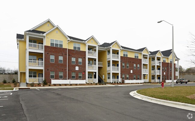 Walnut Terrace - Walnut Terrace Apartments