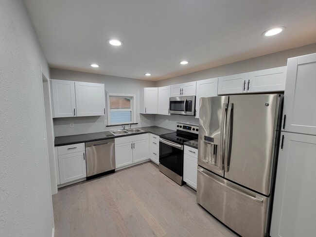 Photo - 1537 N 8th St