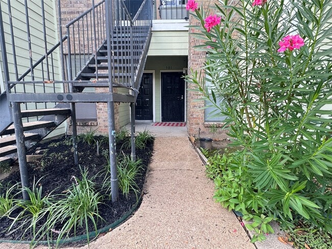 Photo - 6602 Harbor Town Dr Unit 303