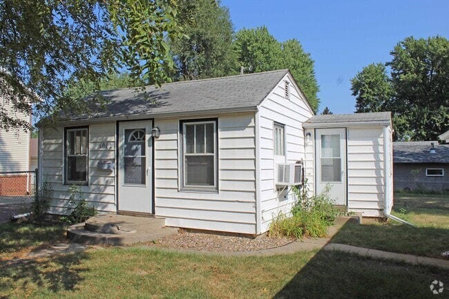 Building Photo - 1-Bedroom, 1-Bath House for Rent Unit 1012 E 26th St.