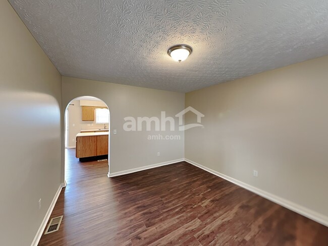 Photo - 143 Georges Creek Dr