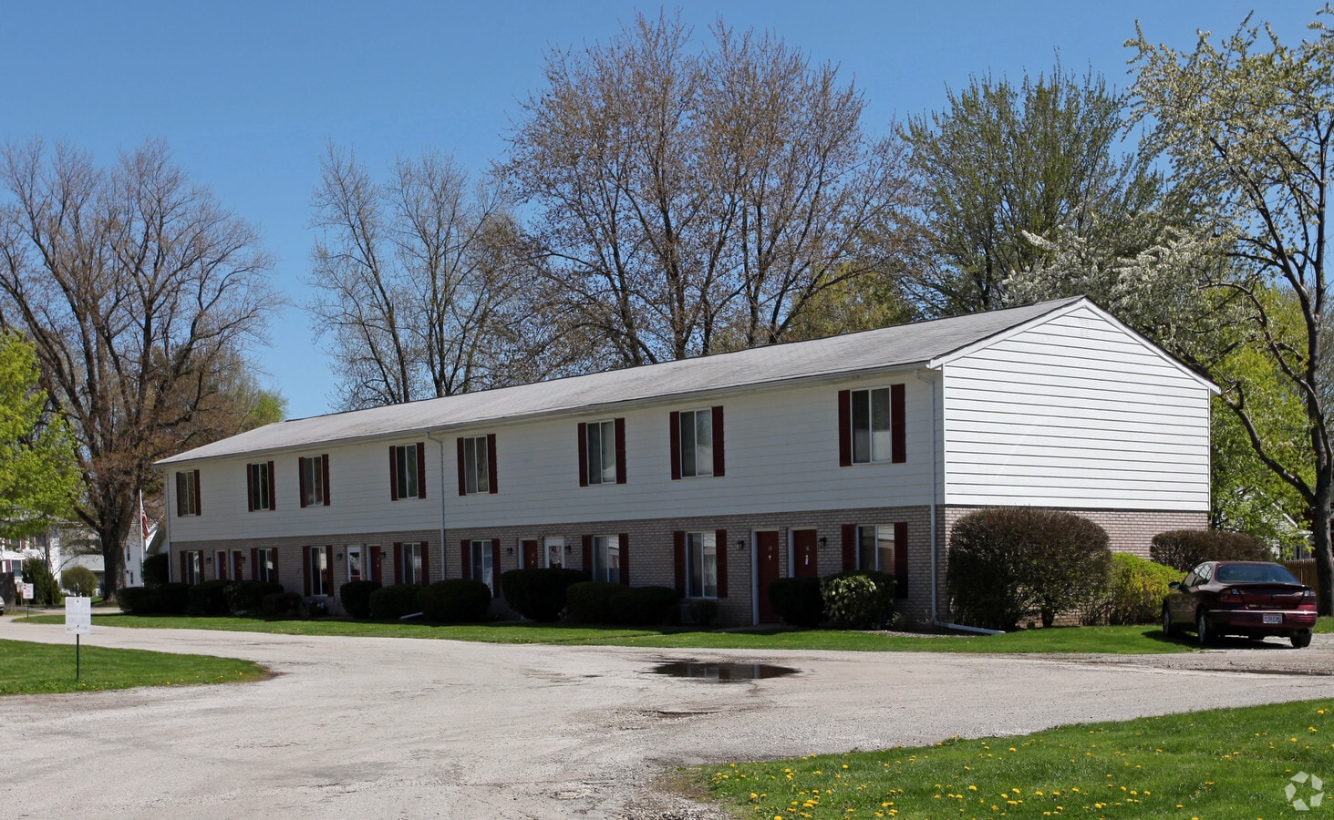 Nearing Court Apartments - Nearing Court Apartments