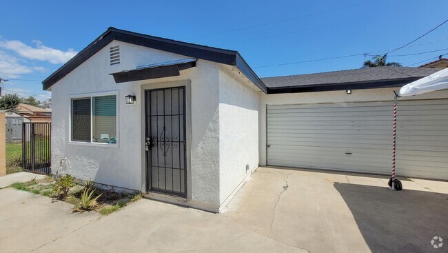 Building Photo - s328 Unit 330 Rental