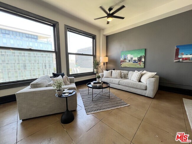 Photo - 108 W 2nd St Unit 814