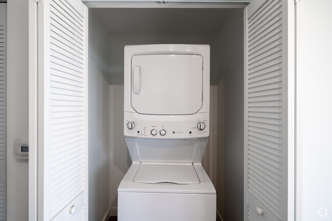 1BR, 1BA - 722SF - In-unit Laundry