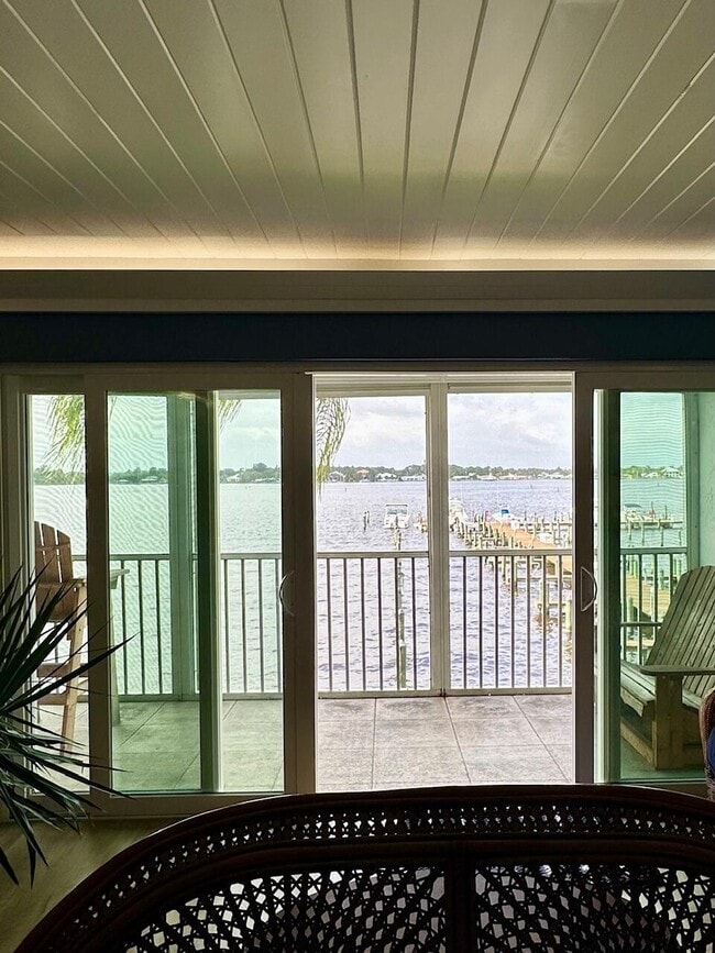 Photo - 1868 SW Palm City Rd Unidad 202