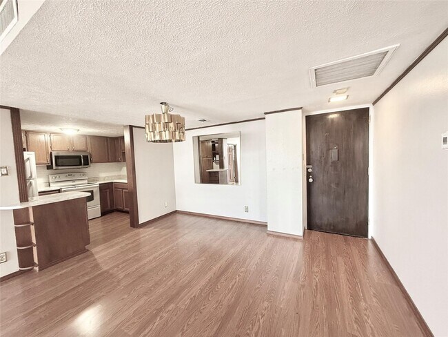 Photo - 2016 Main St Unit 1904