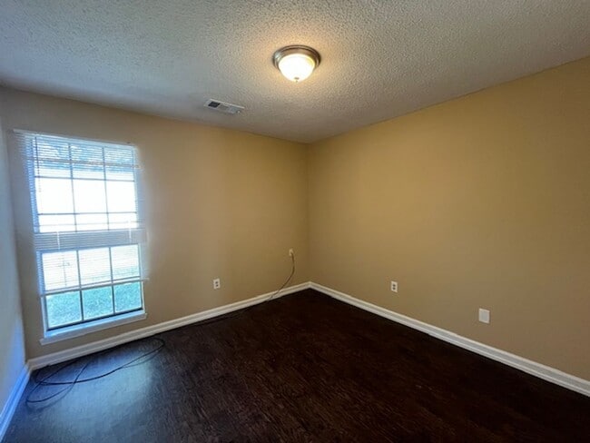 Photo - Renovated 3 Bedroom 2 Bath Home for Rent!