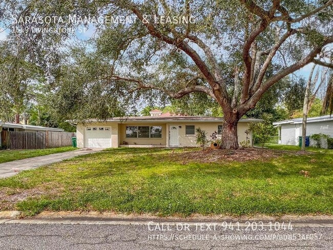 Building Photo - 1649 Livingstone St