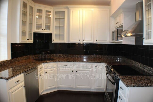 Photo - 100 W Village Dr Unit 101