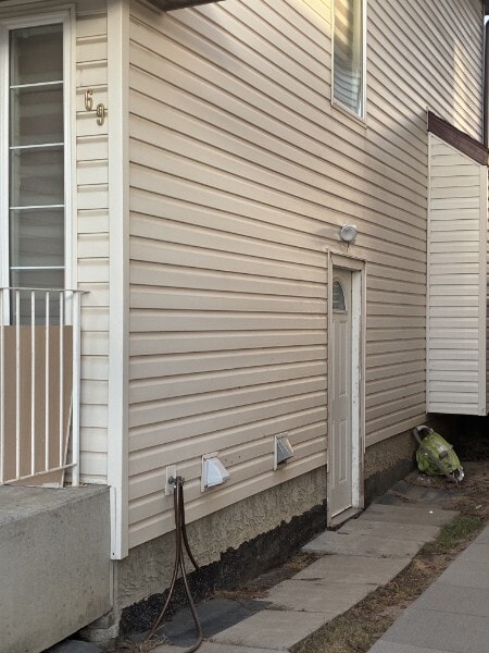 Photo - 169 Saddleland Crescent NE