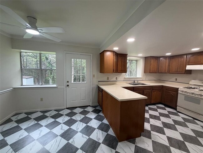 214 The Forest Rd