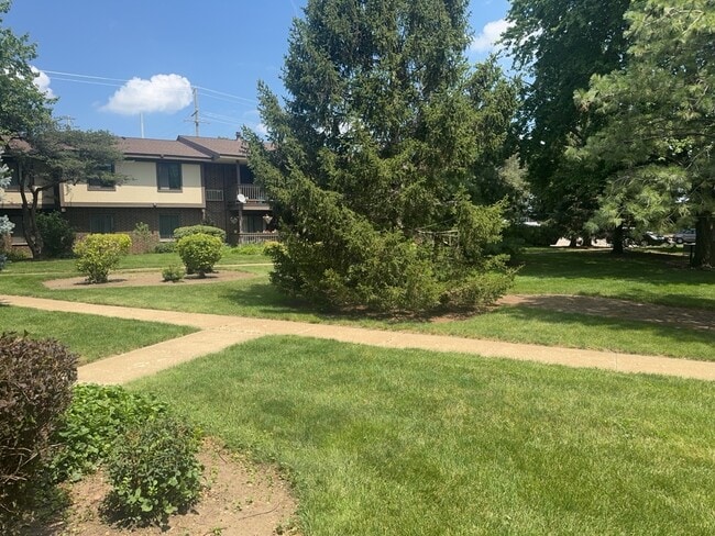 Photo - 571 Somerset Ln Unit 5