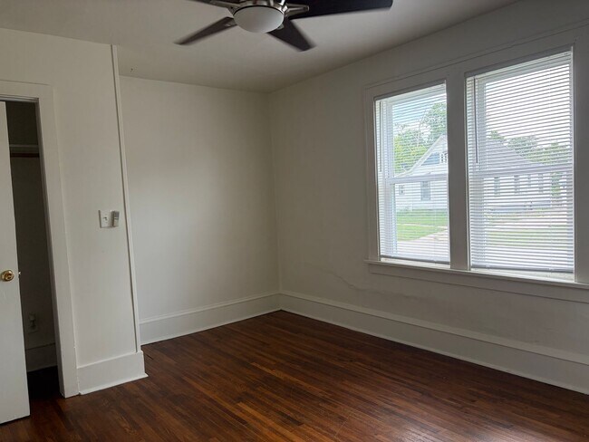 Photo - 1404 S Center