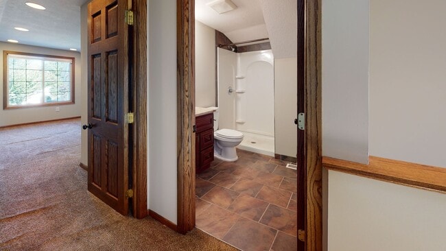 Photo - Updated 5-Bedroom House Close to U of M Ca...