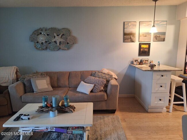 548 Ocean Blvd Unit 17