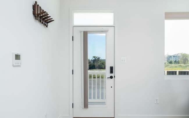 Photo - 1618 Blacksmith Wy Unidad B