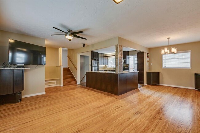 Photo - 4602 Forman Crescent SE