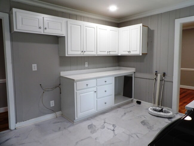 Photo - 106 Rowe Ave NW