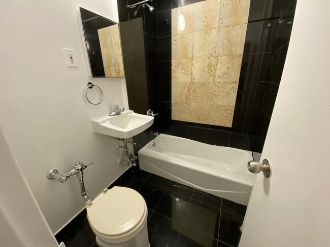 416 Lafayette St Unit 2F