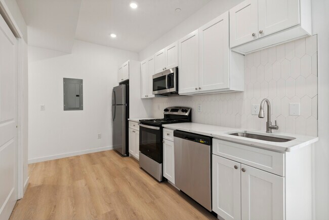 Photo - 5102 Arch St Unit 2