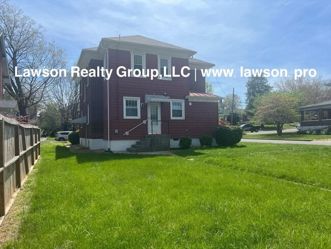 Photo - 1733 Maiden Ln SW Unit 1733 Lower