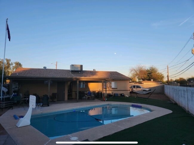 Photo - 2829 W Marshall Ave Unit 6