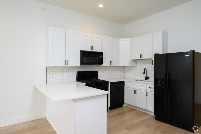 2BR, 1BA - Kitchen