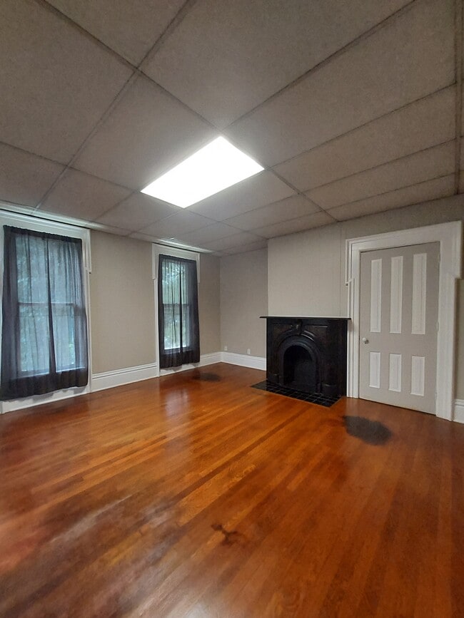 Photo - 292 Hudson Ave Unit B
