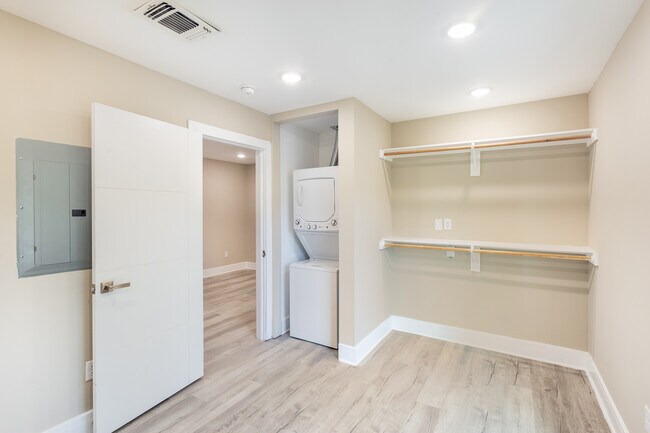 1414 Bennett