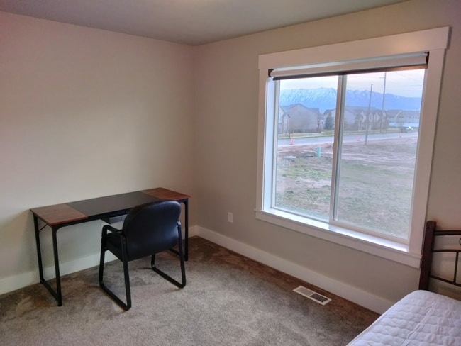 Photo - 1809 N 400 W