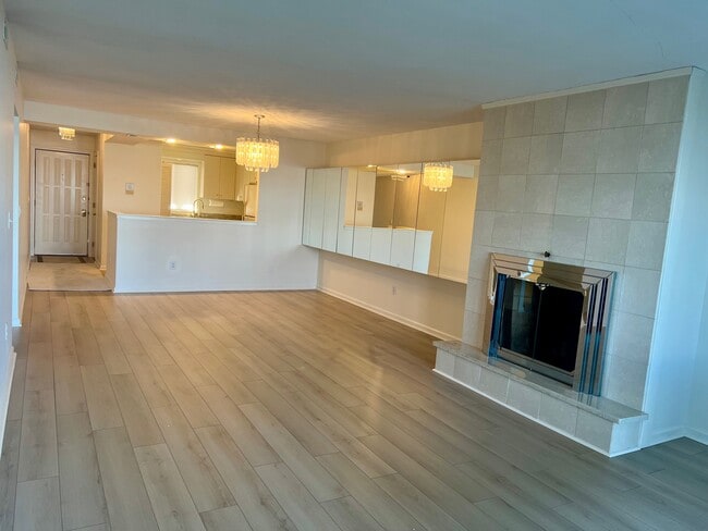 Photo - 4100 Post Rd Unit 3