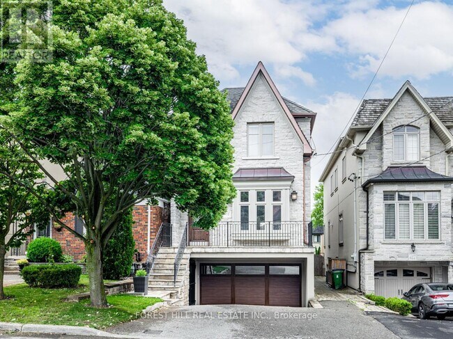 Photo - 415 Deloraine Ave