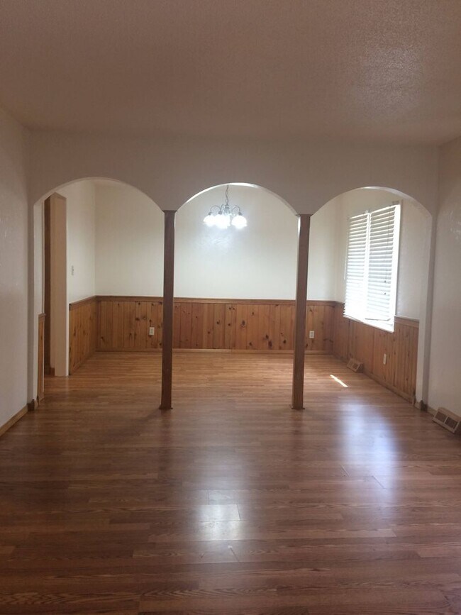 Photo - Perfect Location - Kickapoo High School - ...