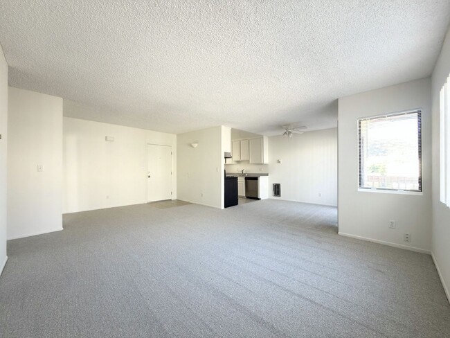 Photo - Spacious Upstairs Unit in Convenient Location! Unit C