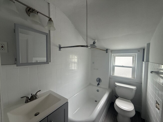Photo - 206 Bellevue Ave Unit 3