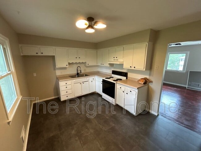 Photo - 6929 N 64th St
