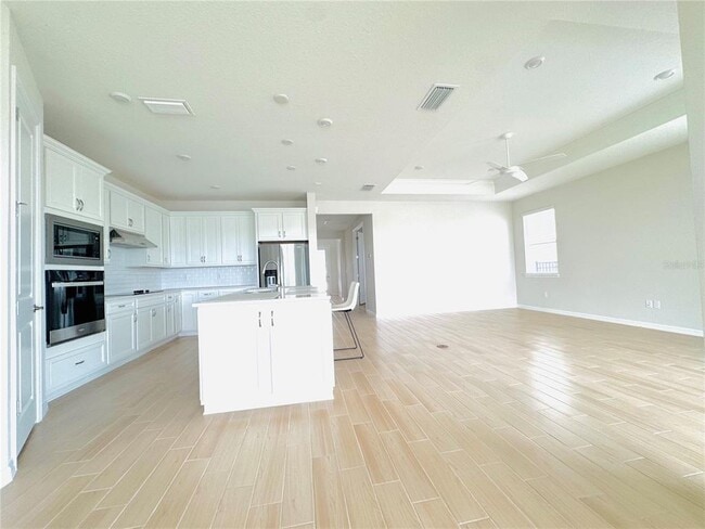 Photo - 6618 Willow View Ave