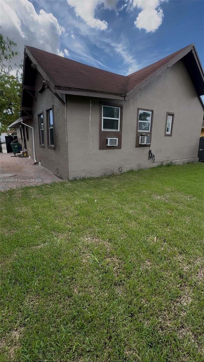 Building Photo - 3021 NW 66th St Rental