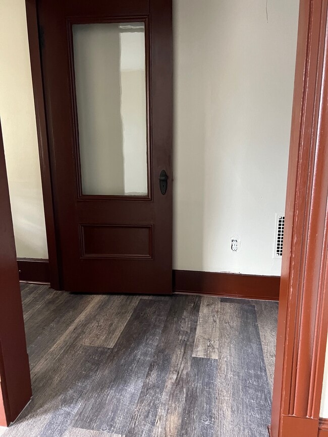 Photo - 1031 Townsend Ave