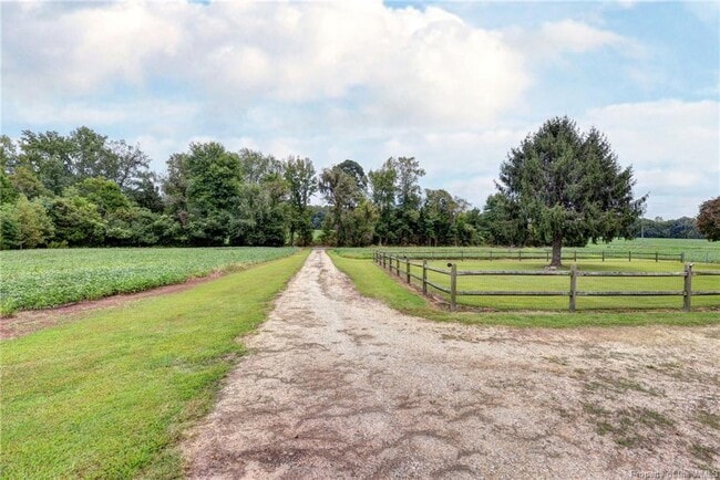 Photo - 5930 Farmers Dr