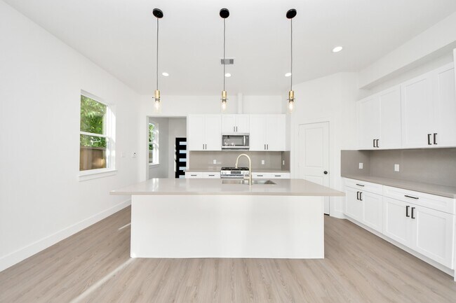 Building Photo - 9021 Spaulding St