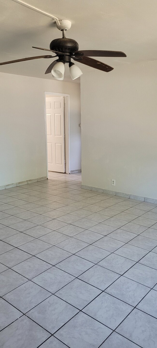 Photo - 1852 Robin Ln Unidad 2