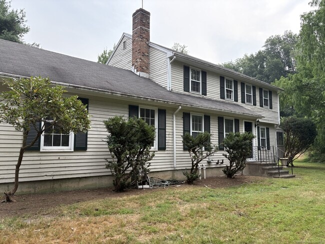 Building Photo - 1240 Bronson Rd Rental