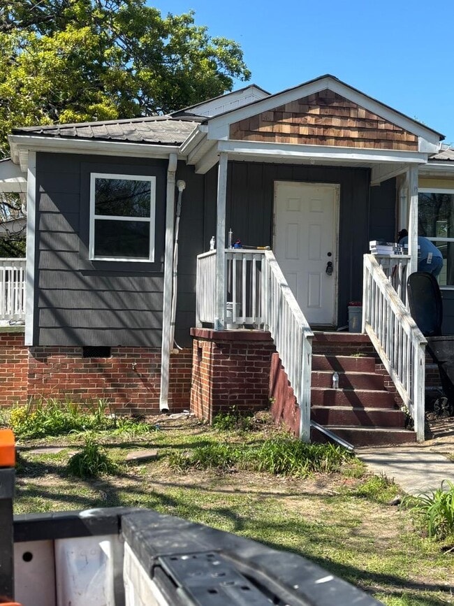Photo - 239 13th St S