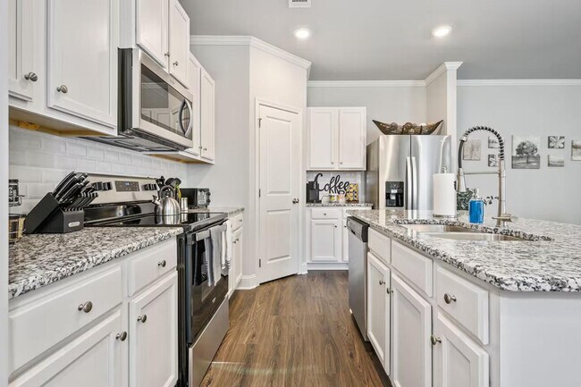 Photo - 2059 Pinnacle Walk Unit SI ID1234820P