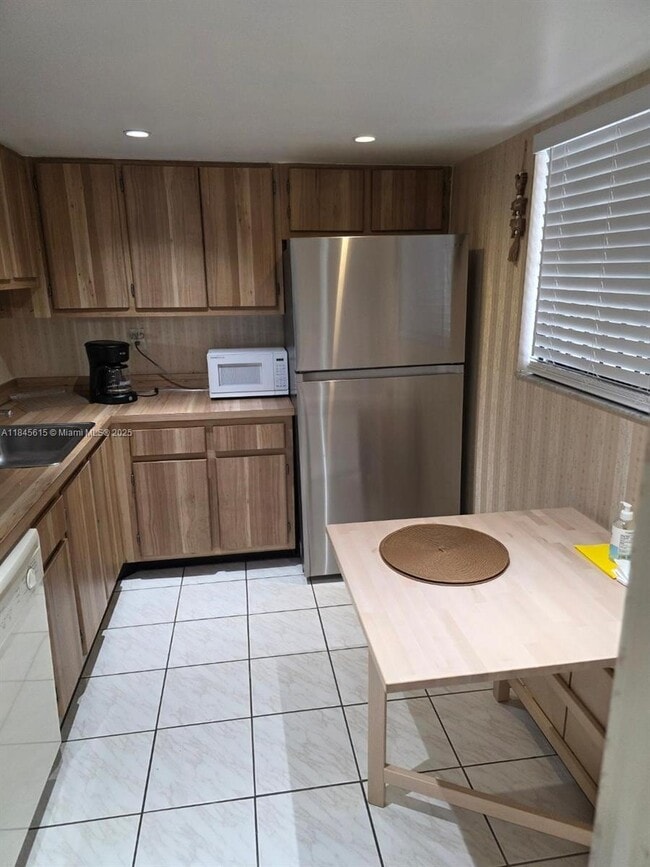 Building Photo - 8065 SW 107th Ave Unit 213 Rental