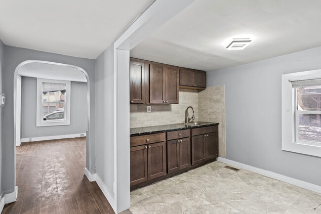 Photo - 24 Academy St